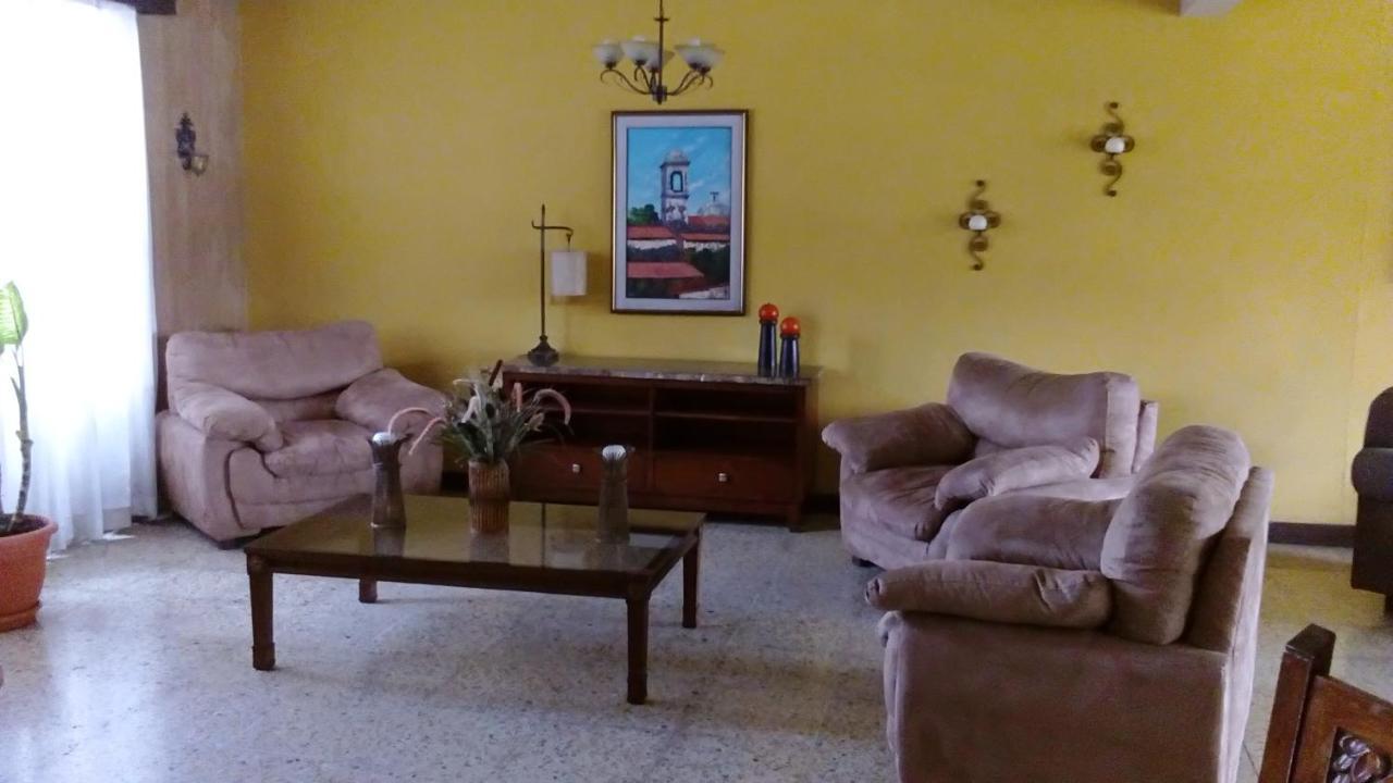 Hotel Casa San Benito à San Salvador Extérieur photo